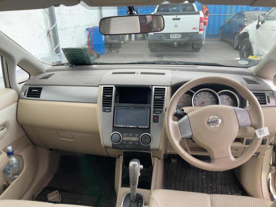 Photo '21' of Nissan Tiida