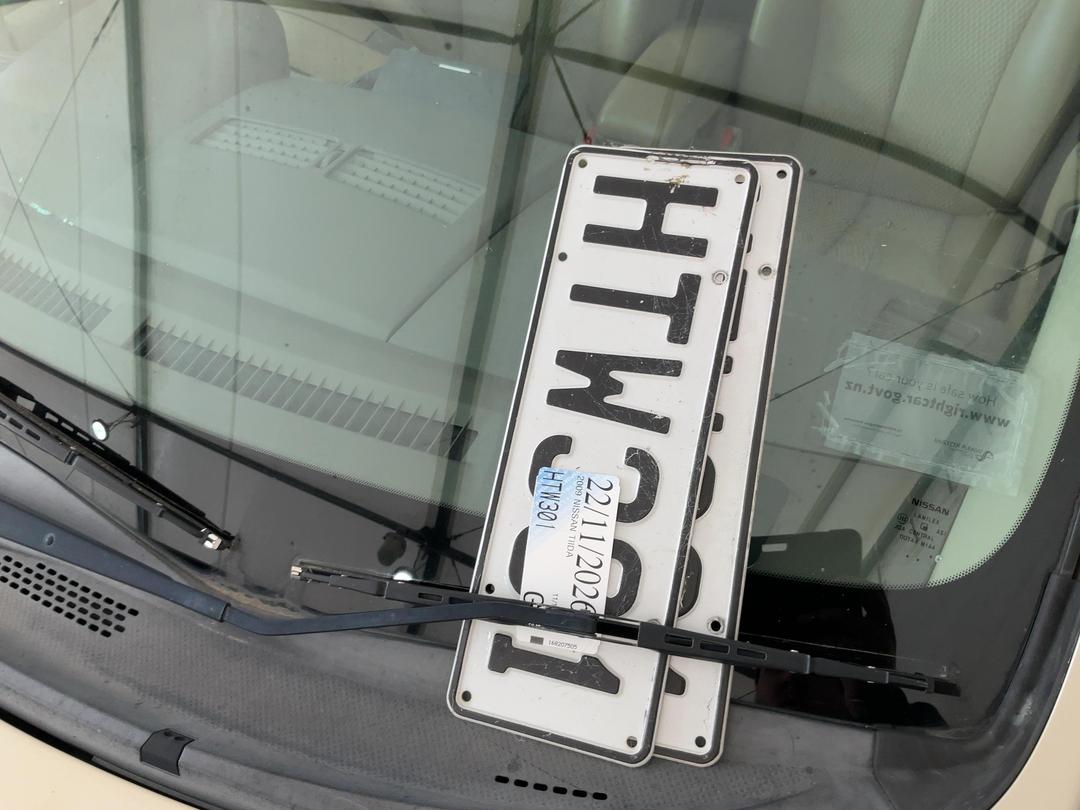 Photo '24' of Nissan Tiida