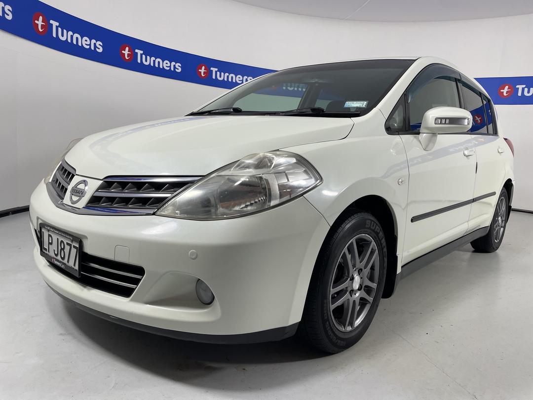 Photo '4' of Nissan Tiida