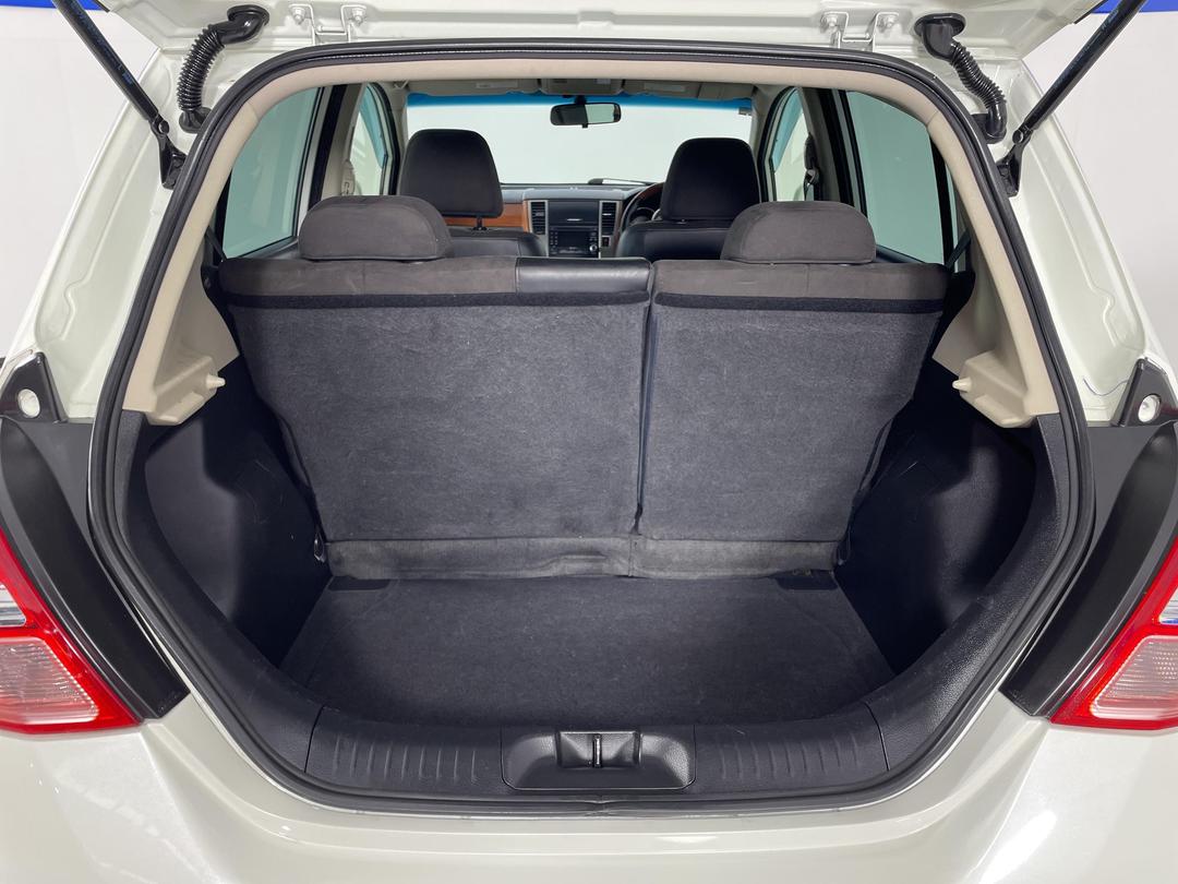 Photo '14' of Nissan Tiida