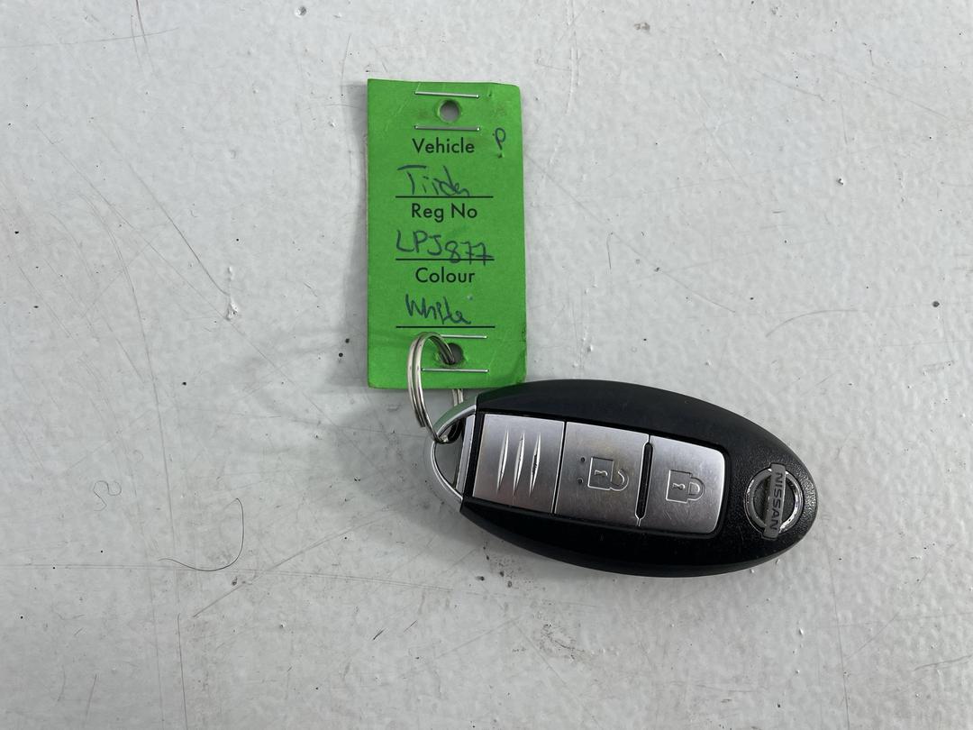 Photo '22' of Nissan Tiida