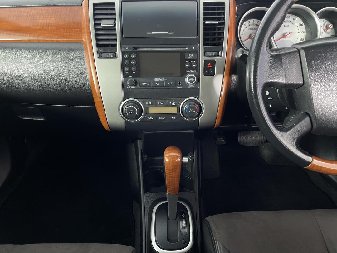 Photo '18' of Nissan Tiida