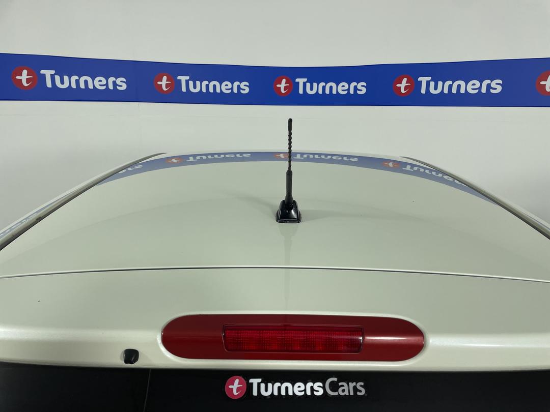 Photo '26' of Nissan Tiida