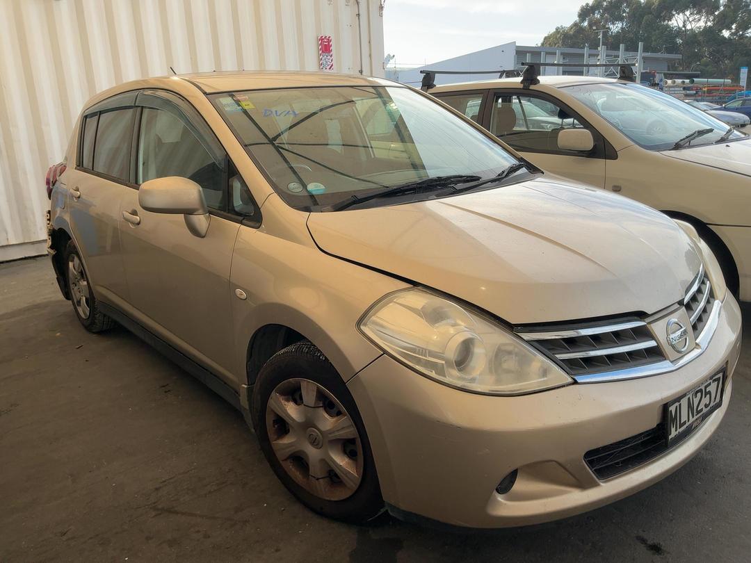 Photo '2' of Nissan Tiida