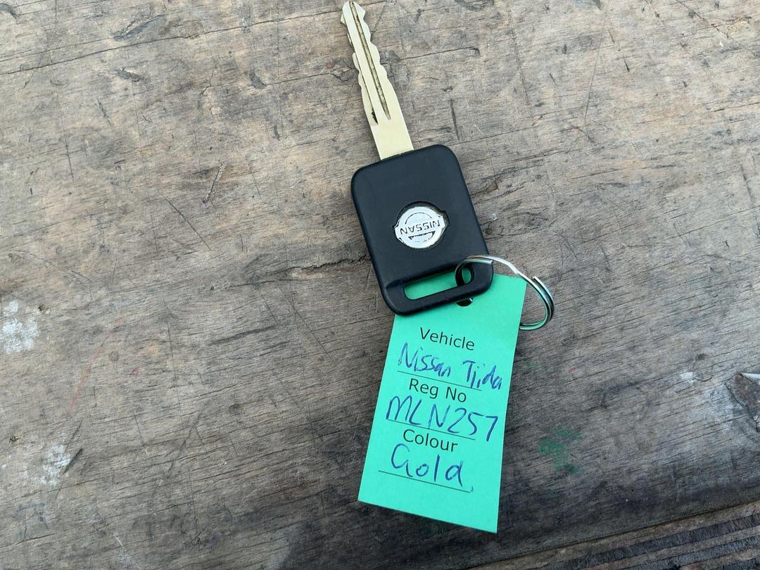 Photo '17' of Nissan Tiida