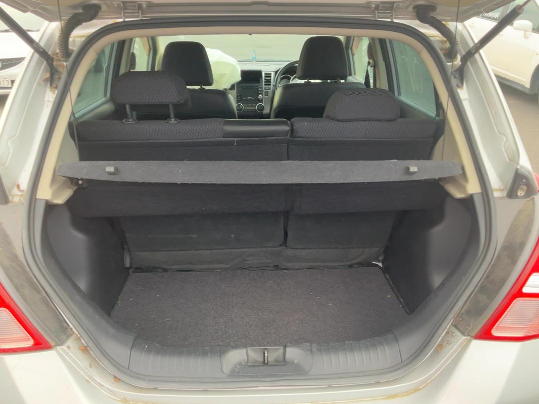 Photo '17' of Nissan Tiida Photo '17' of Nissan Tiida