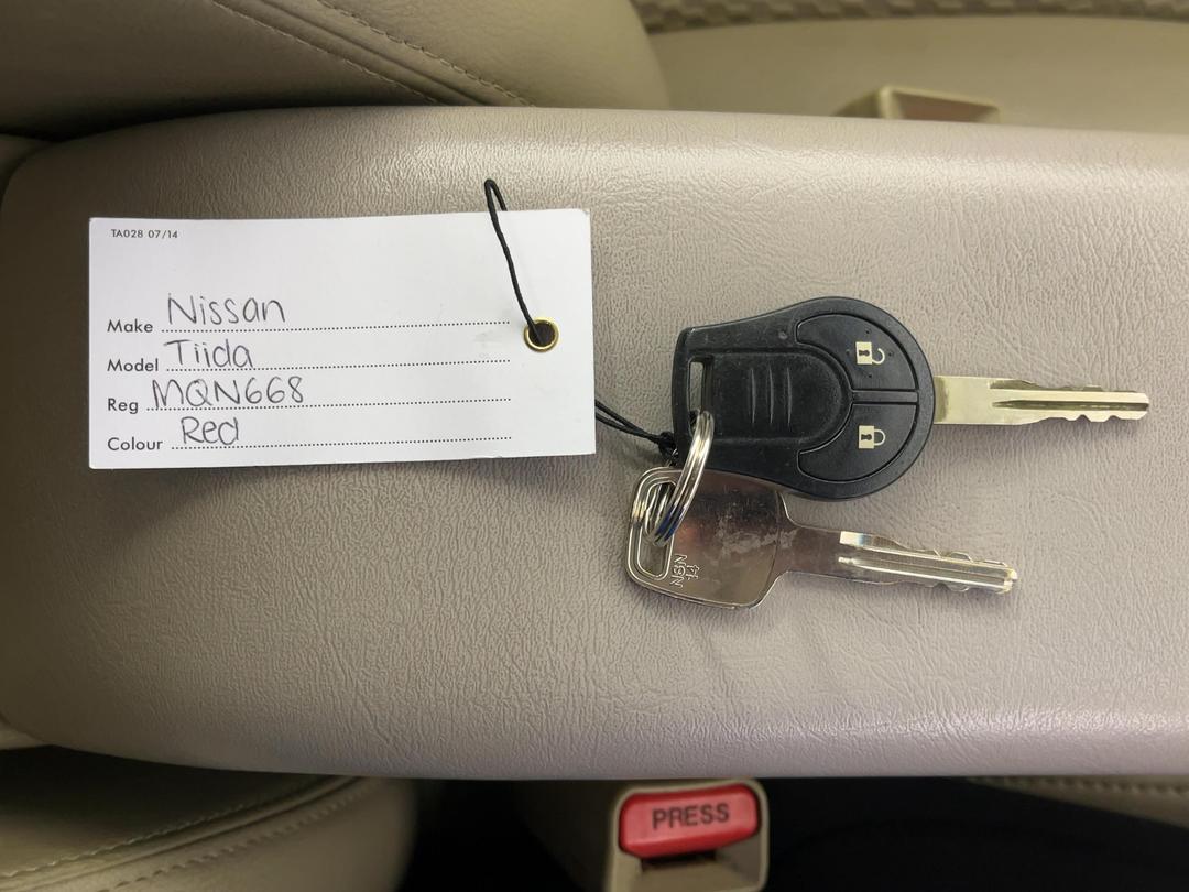 Photo '22' of Nissan Tiida