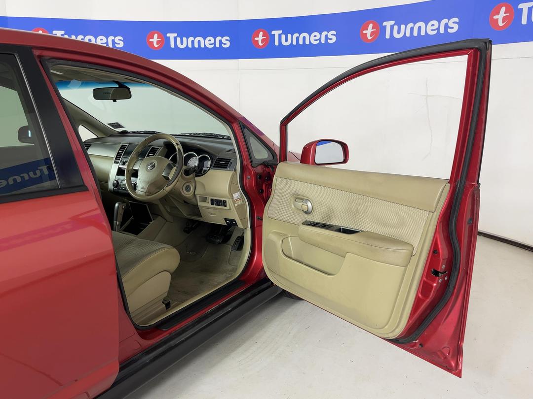 Photo '15' of Nissan Tiida