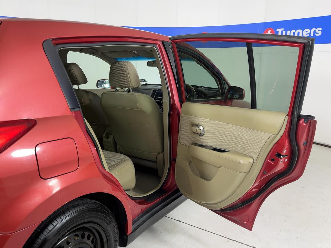 Photo '19' of Nissan Tiida