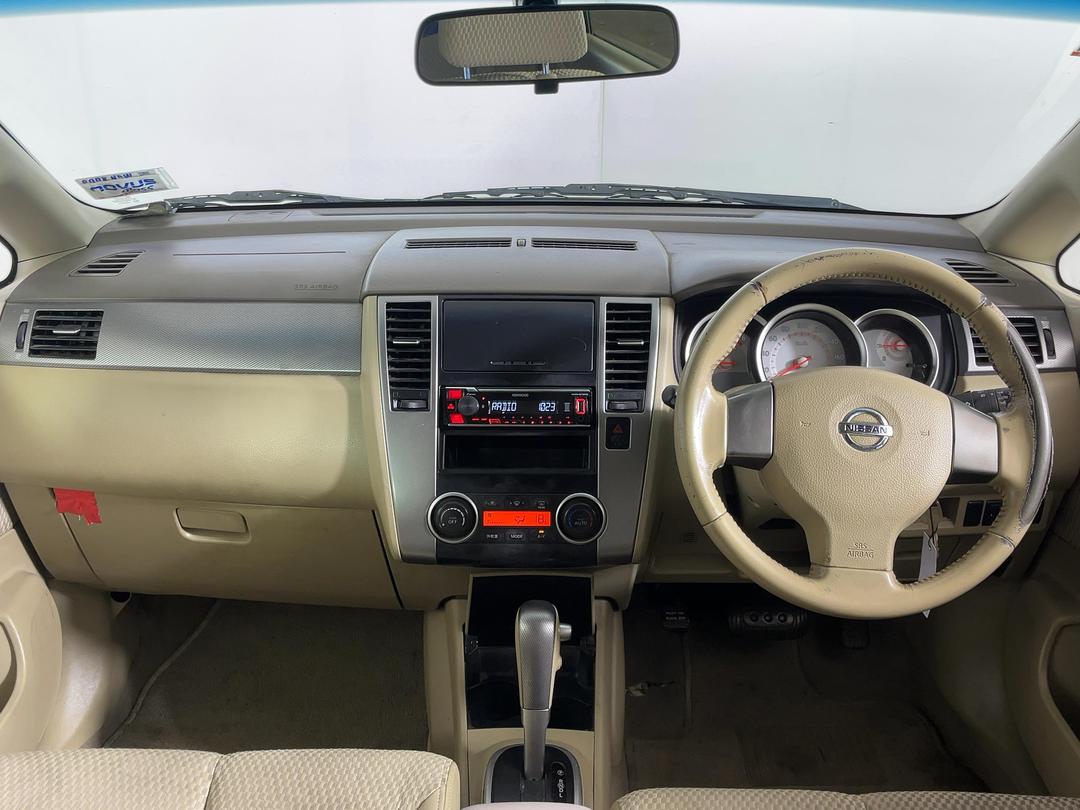 Photo '17' of Nissan Tiida
