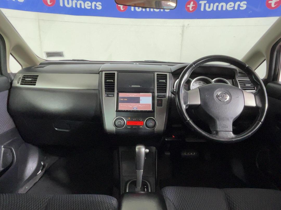 Photo '17' of Nissan Tiida