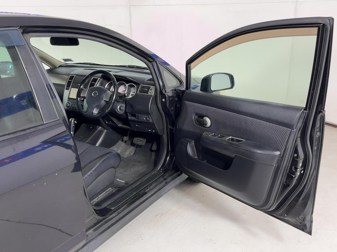 Photo '15' of Nissan Tiida