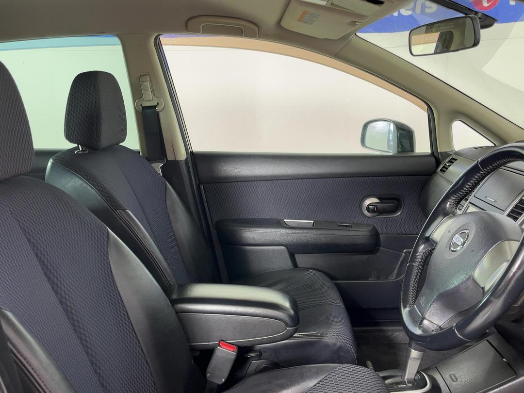 Photo '16' of Nissan Tiida