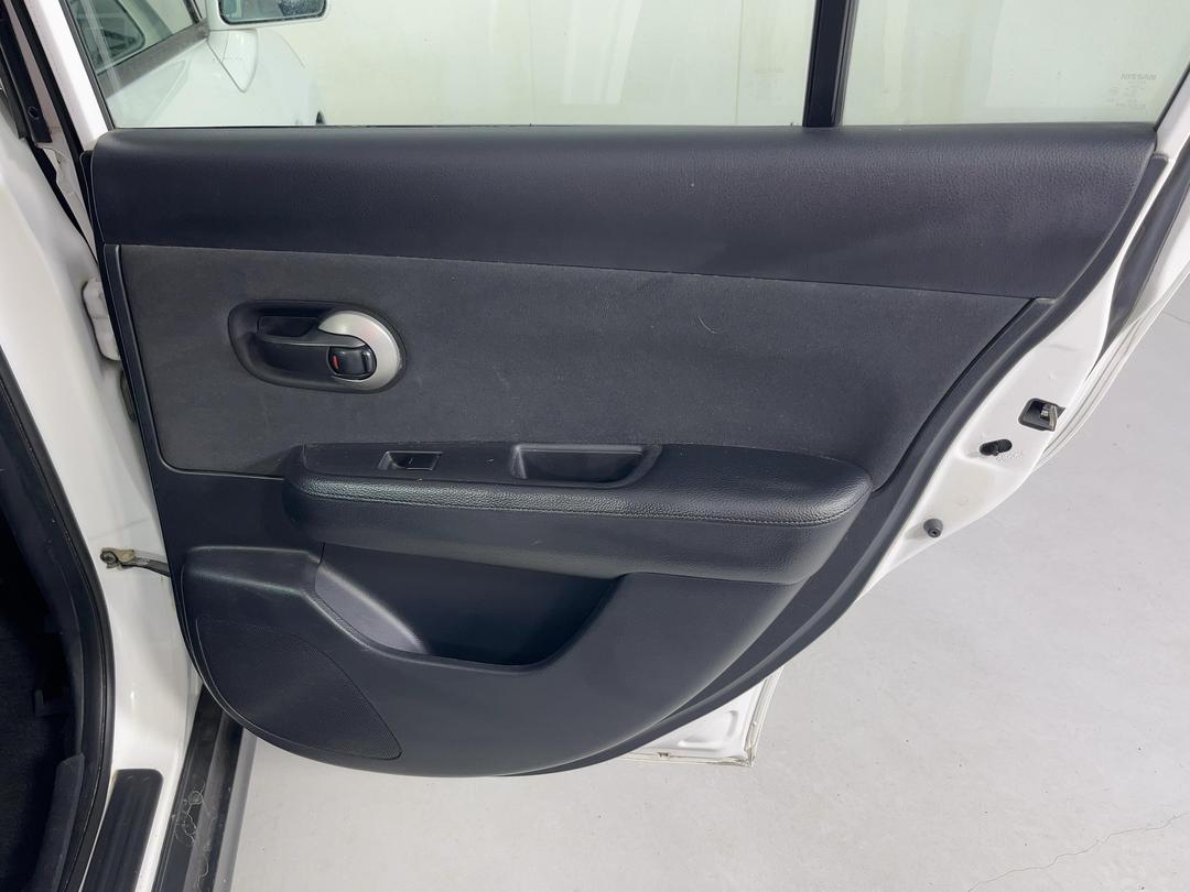 Photo '19' of Nissan Tiida