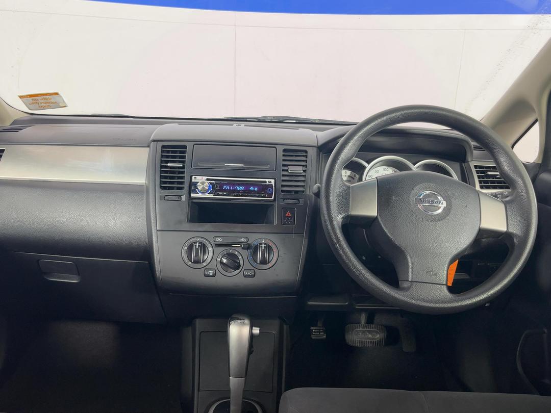 Photo '17' of Nissan Tiida