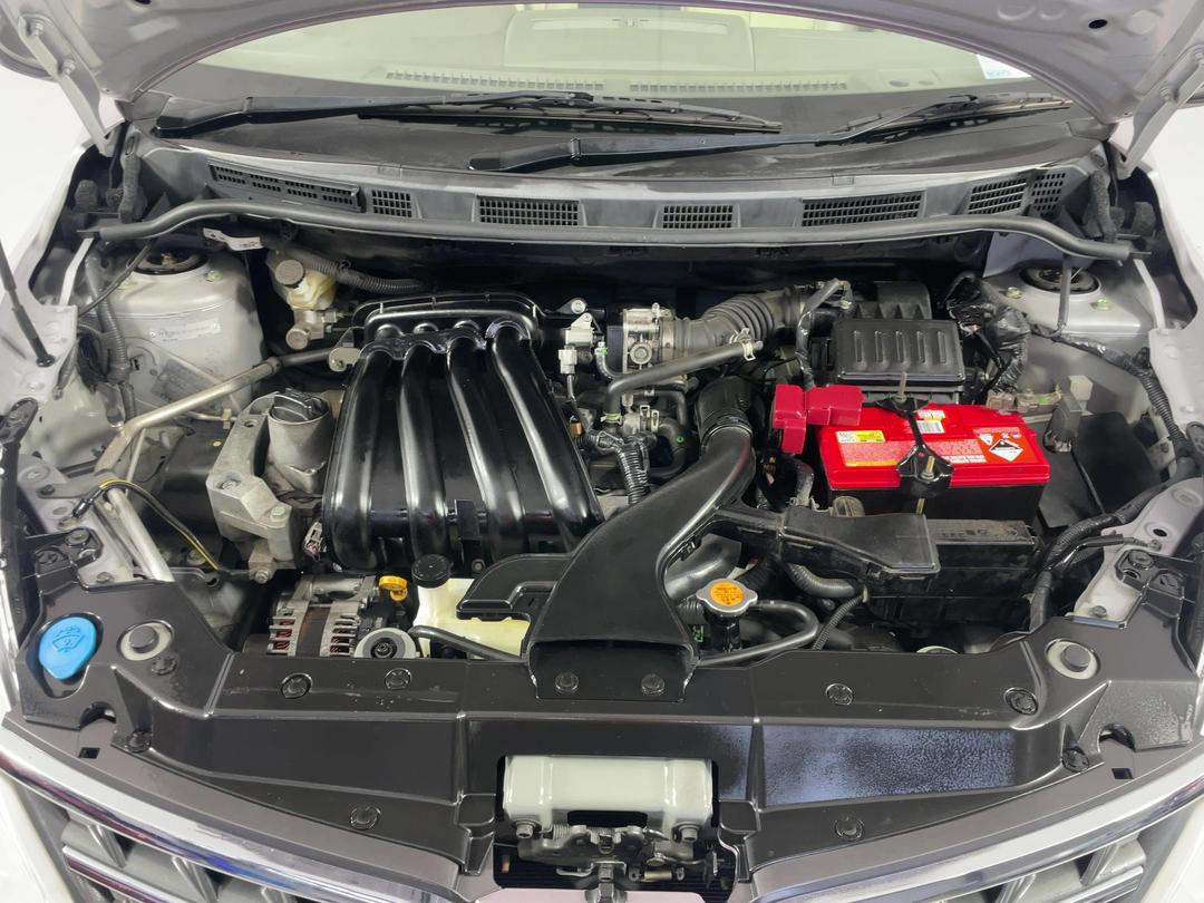 Photo '13' of Nissan Tiida