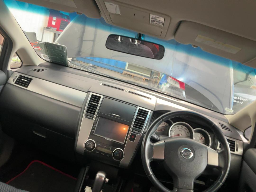 Photo '16' of Nissan Tiida Photo '16' of Nissan Tiida