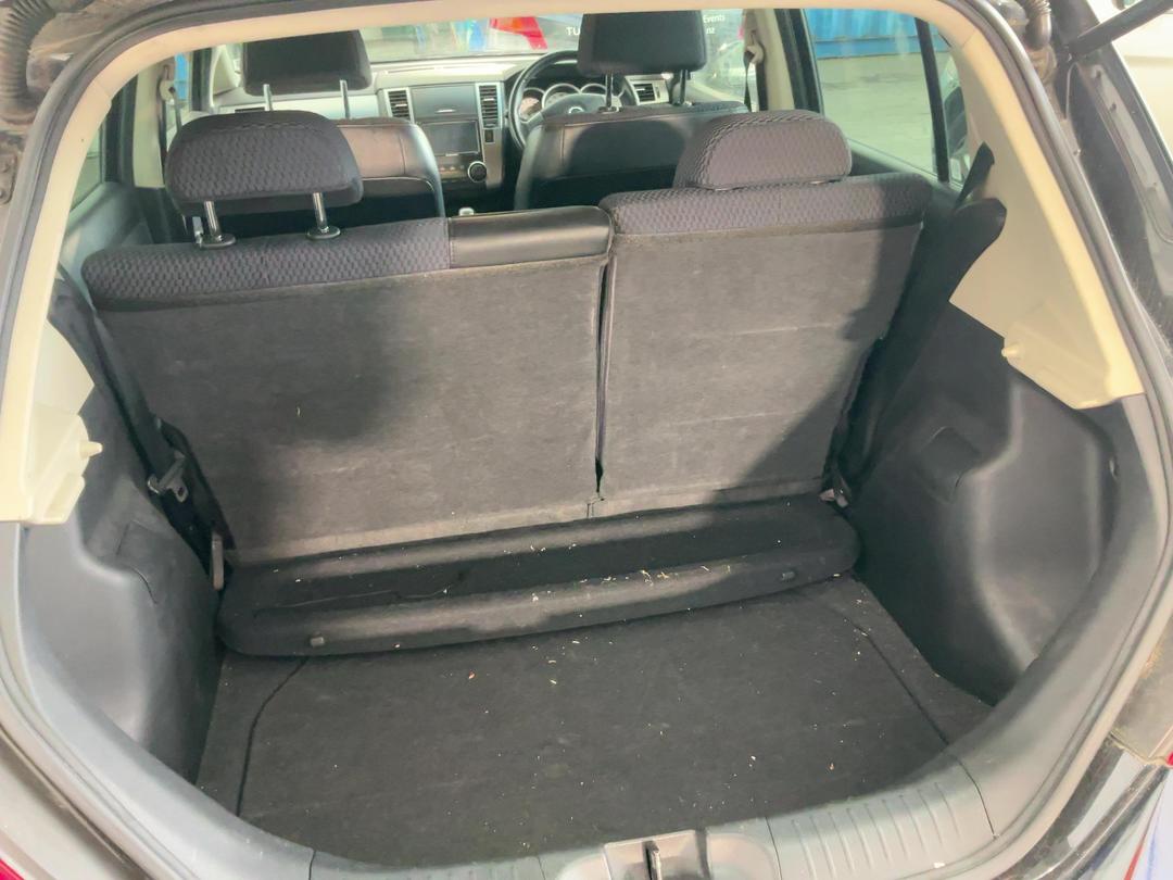 Photo '17' of Nissan Tiida Photo '17' of Nissan Tiida