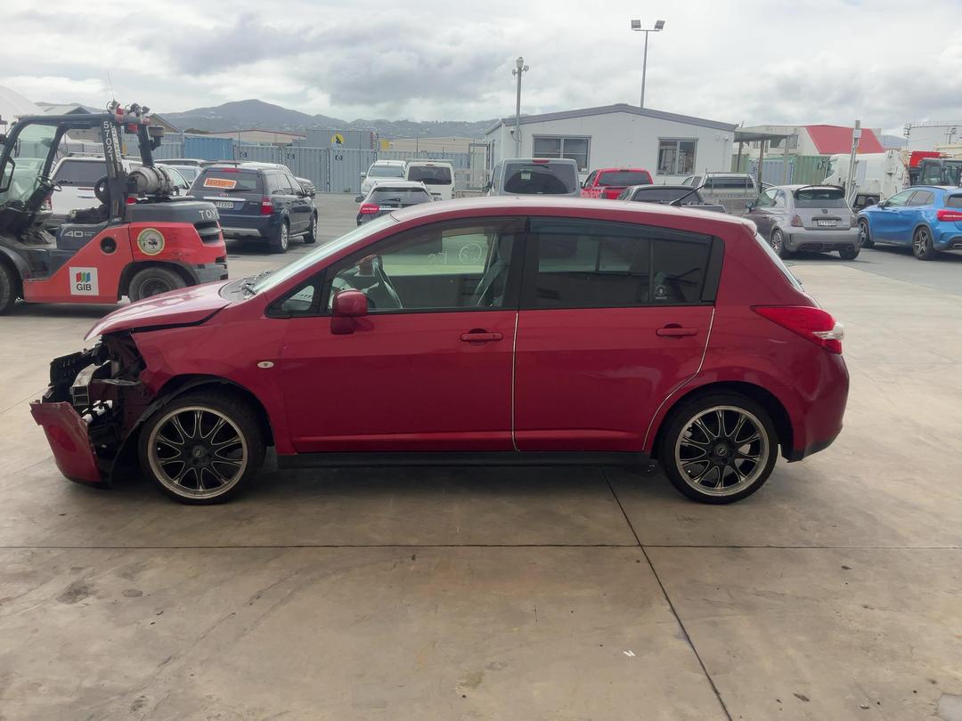 Photo '5' of Nissan Tiida Photo '5' of Nissan Tiida