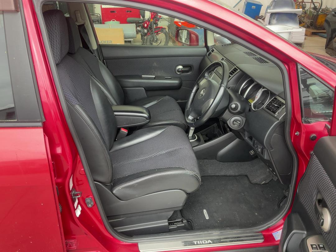 Photo '18' of Nissan Tiida Photo '18' of Nissan Tiida