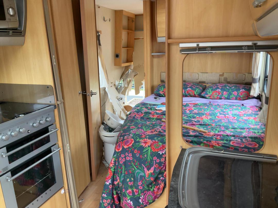 Photo '16' of Sterling Europa 620 Caravan - Tandem