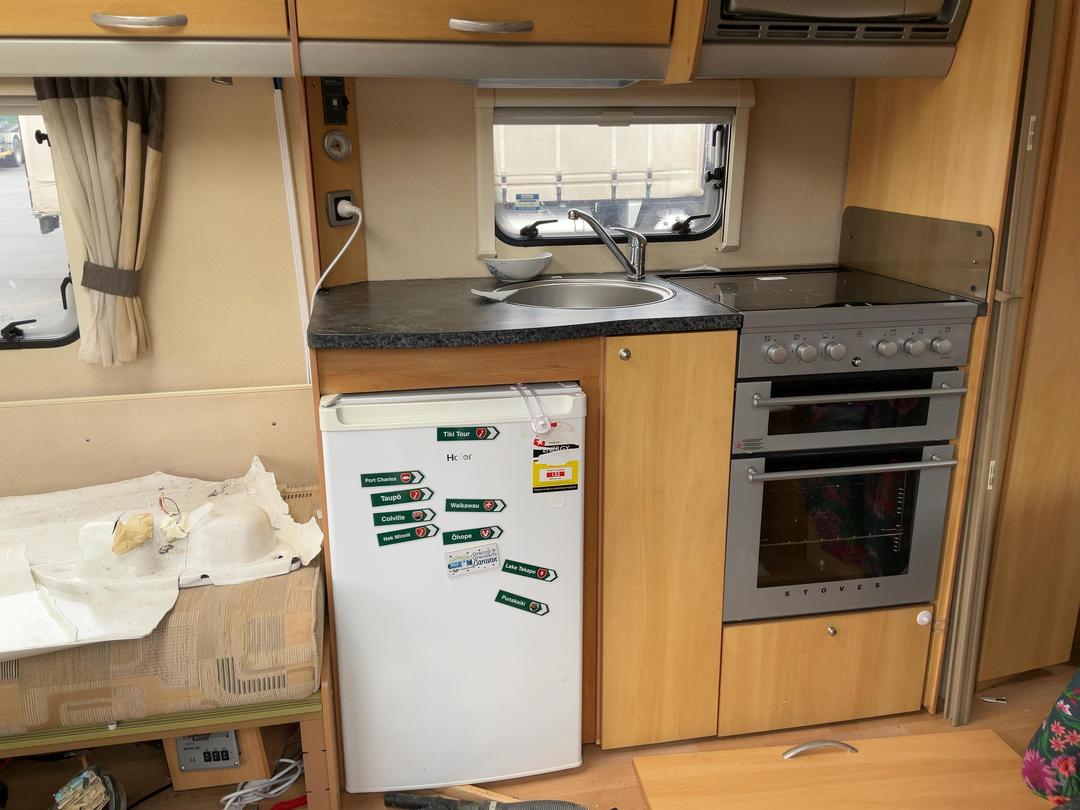 Photo '17' of Sterling Europa 620 Caravan - Tandem