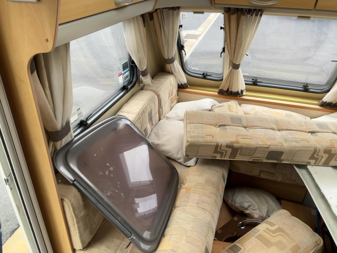 Photo '28' of Sterling Europa 620 Caravan - Tandem