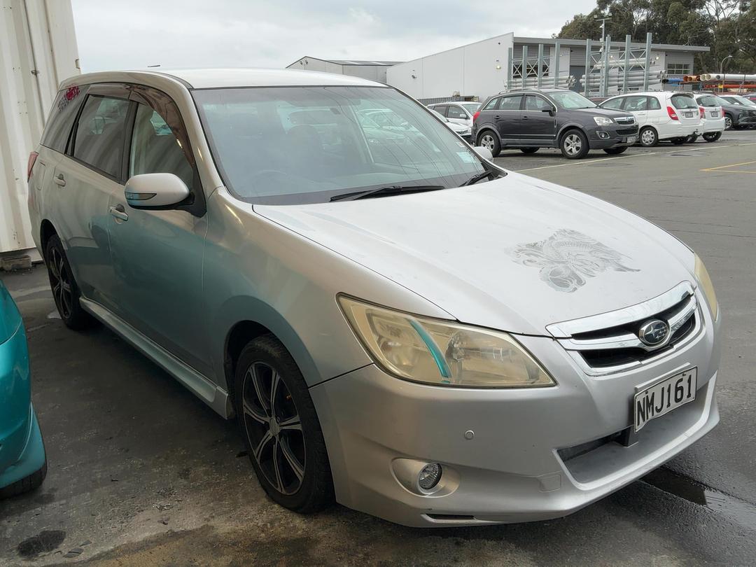 Photo '3' of Subaru Exiga Photo '3' of Subaru Exiga