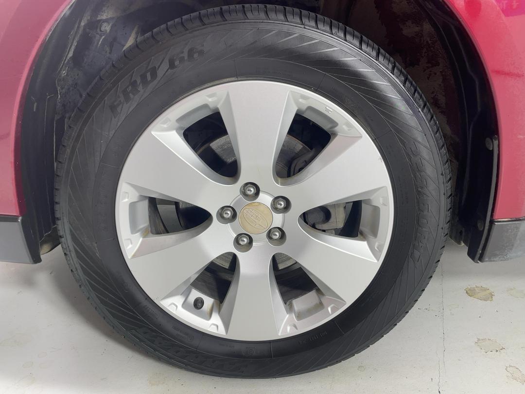 Photo '10' of Subaru Legacy