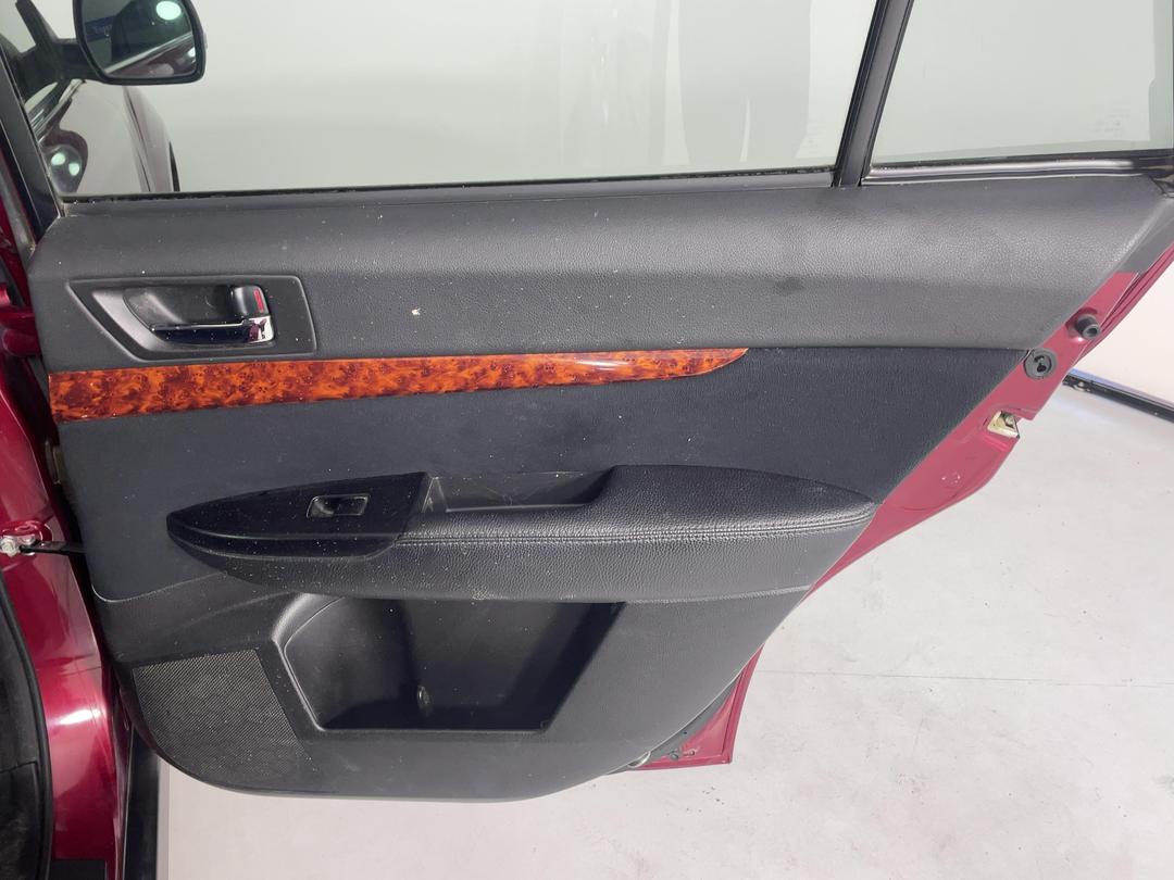 Photo '19' of Subaru Legacy