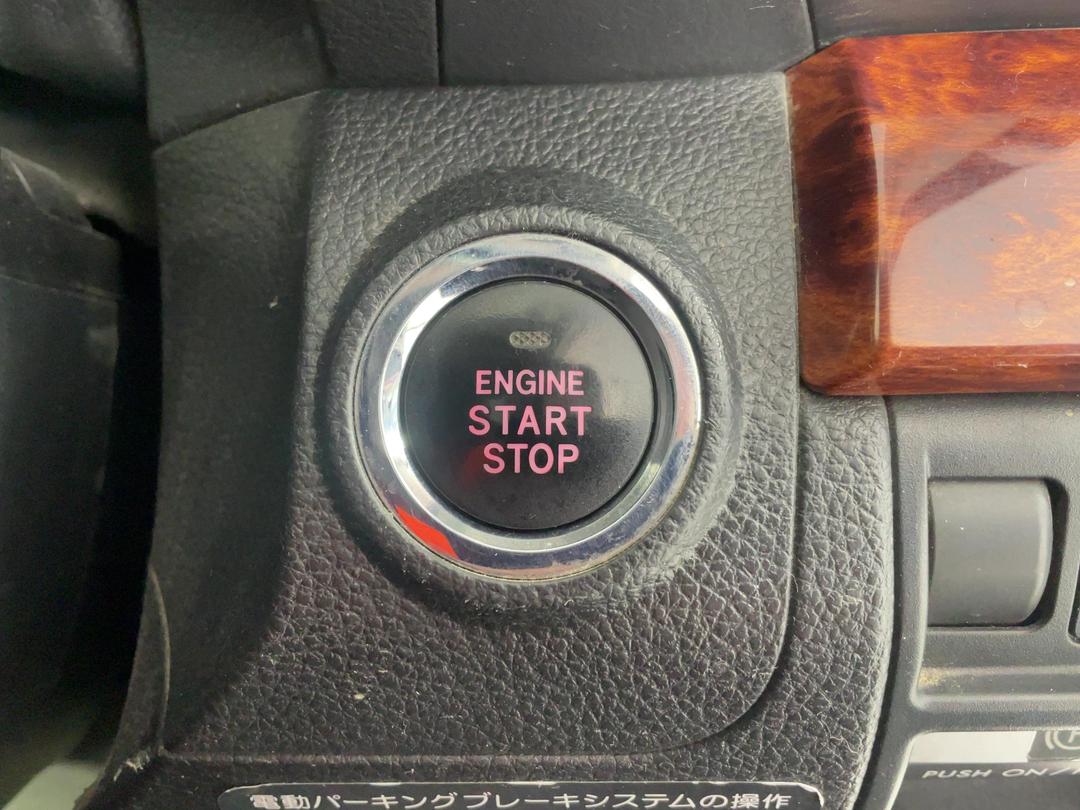 Photo '24' of Subaru Legacy
