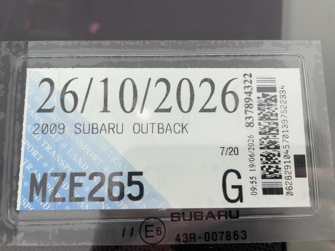 Photo '26' of Subaru Legacy