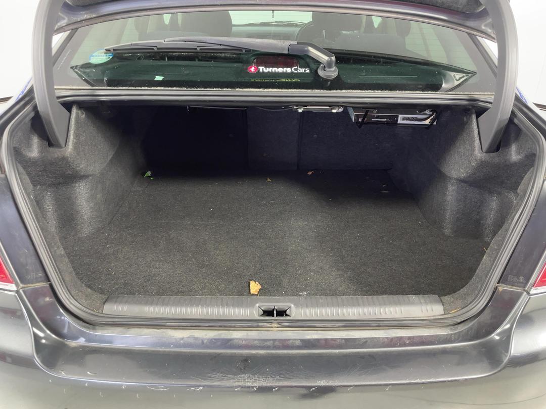 Photo '14' of Subaru Legacy