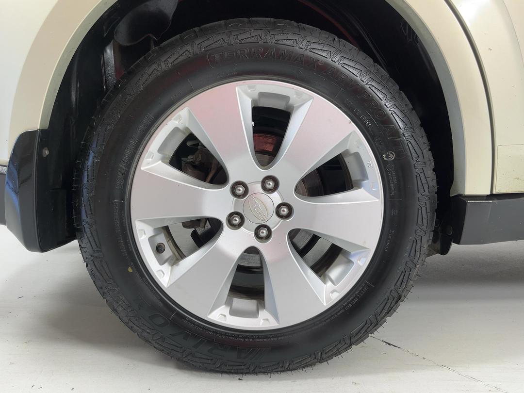 Photo '12' of Subaru Legacy