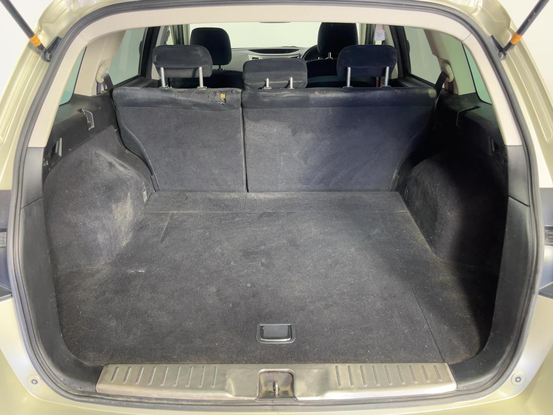 Photo '14' of Subaru Legacy