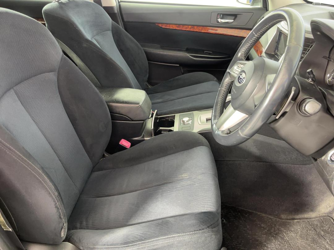 Photo '16' of Subaru Legacy