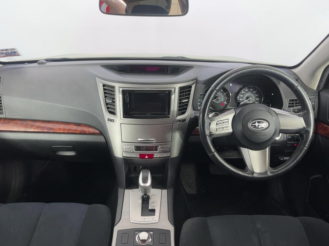 Photo '17' of Subaru Legacy