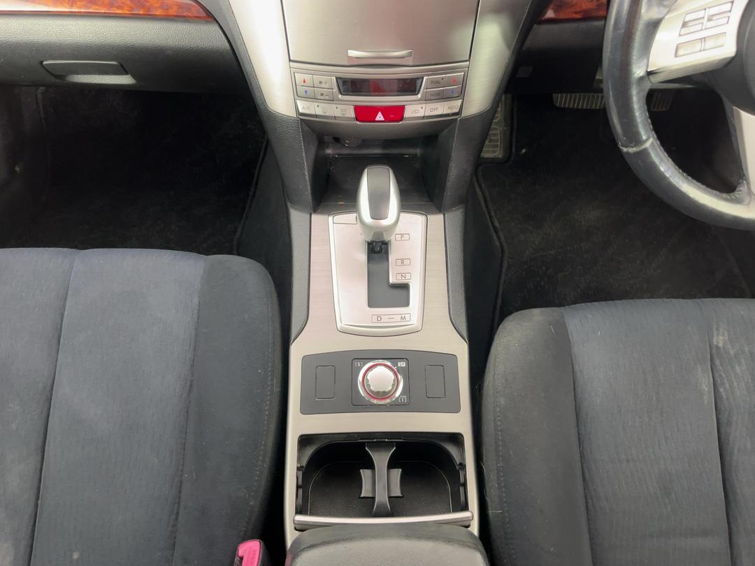 Photo '18' of Subaru Legacy