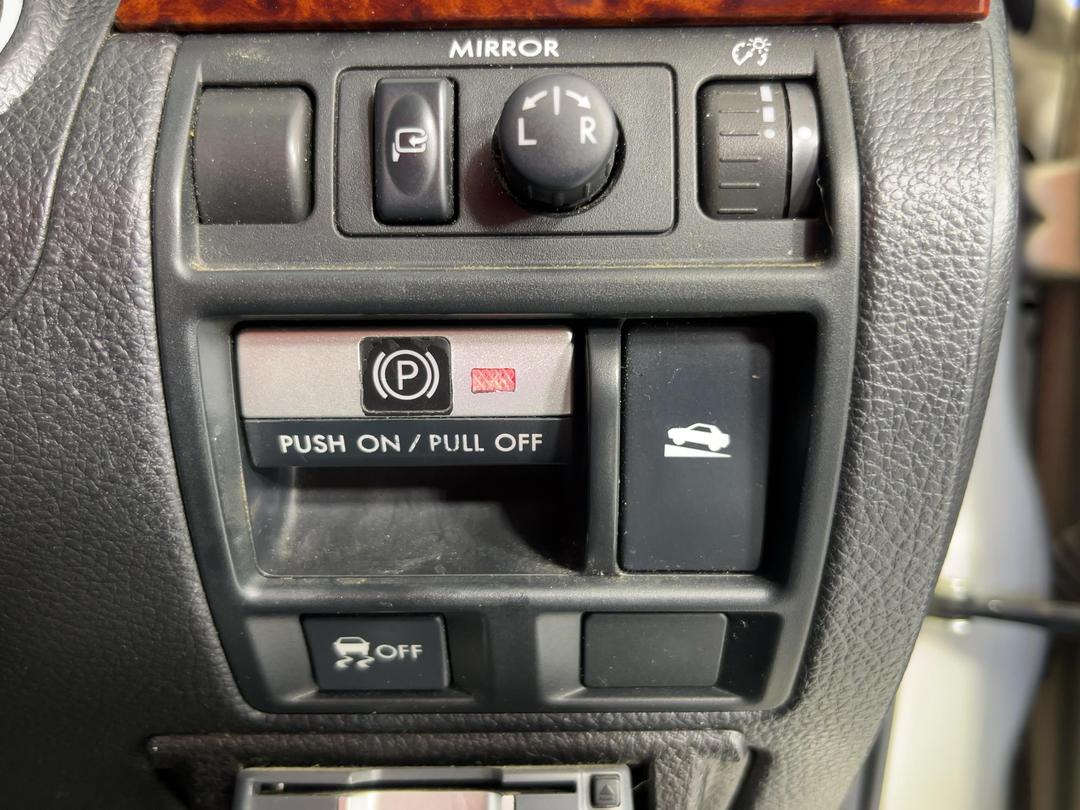 Photo '26' of Subaru Legacy
