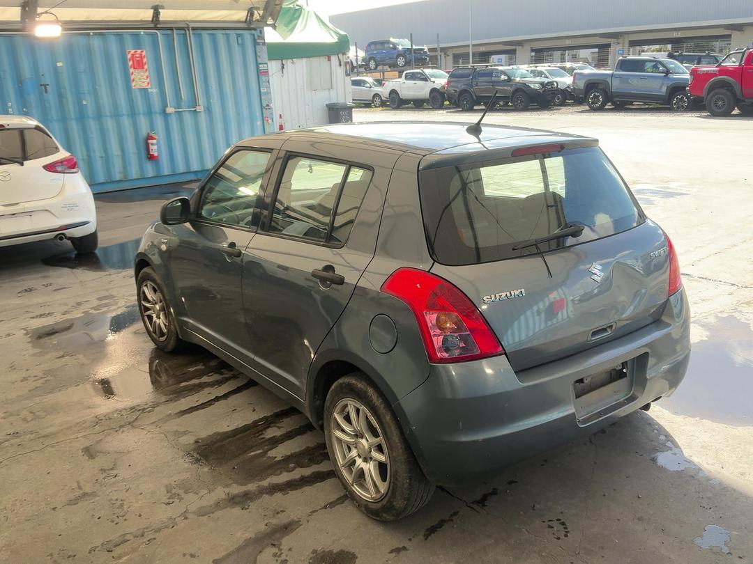 Photo '5' of Suzuki Swift Glxa Photo '5' of Suzuki Swift Glxa