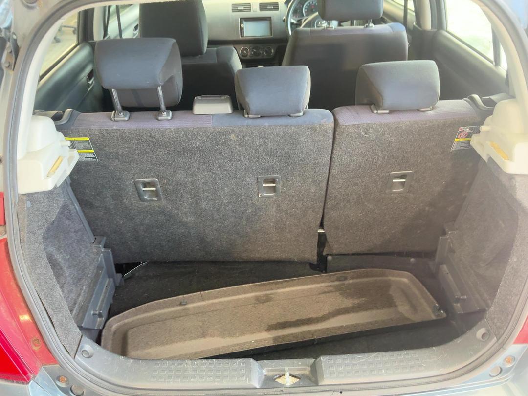Photo '15' of Suzuki Swift Glxa Photo '15' of Suzuki Swift Glxa