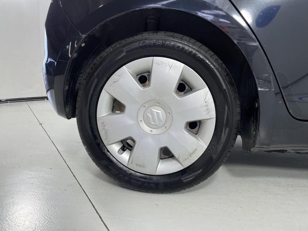 Photo '12' of Suzuki Swift