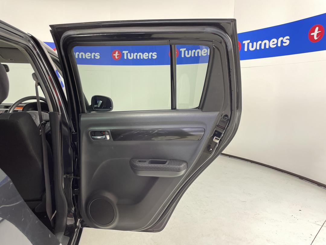 Photo '19' of Suzuki Swift