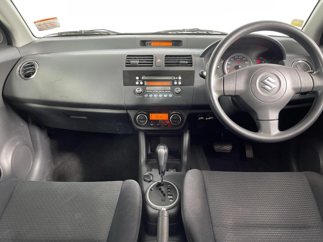 Photo '18' of Suzuki Swift