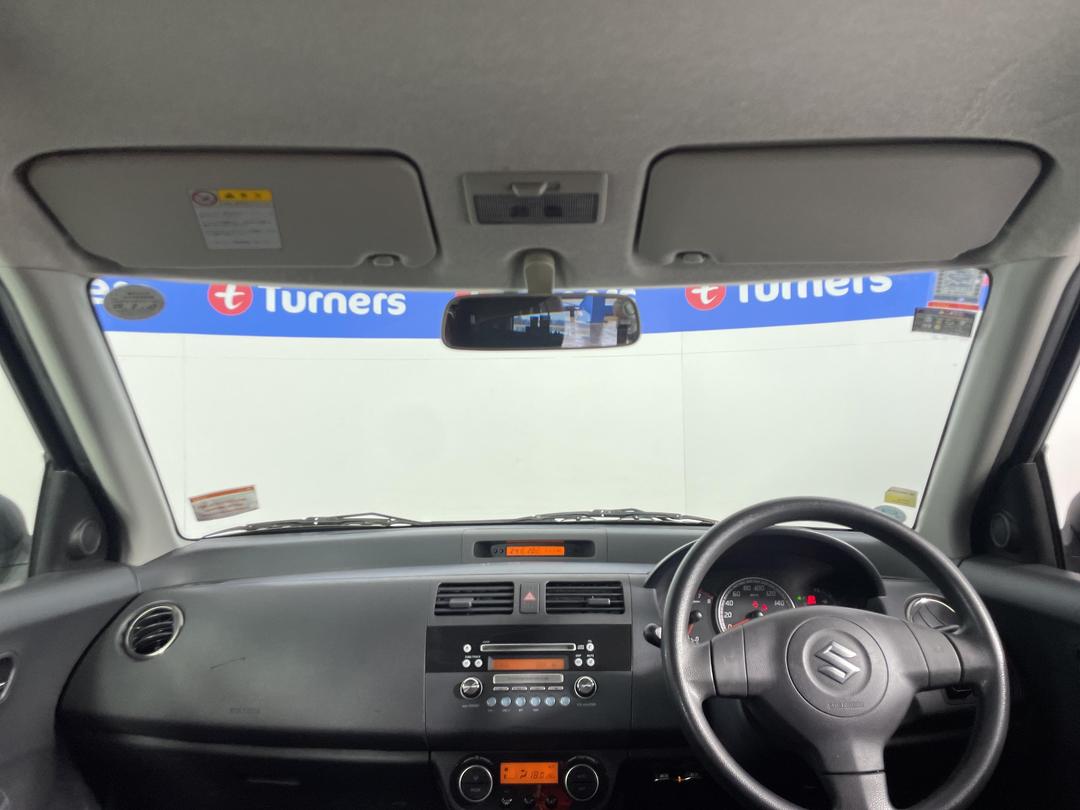 Photo '17' of Suzuki Swift