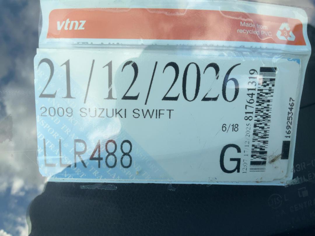 Photo '18' of Suzuki Swift
