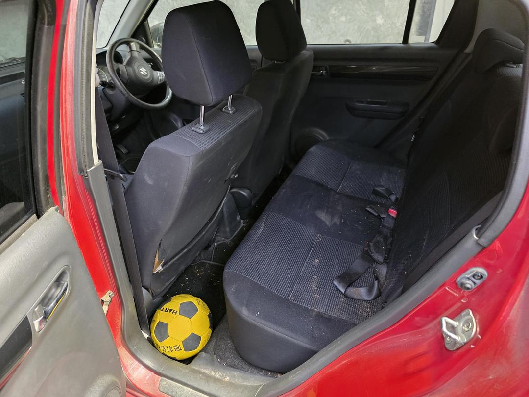 Photo '6' of Suzuki Swift