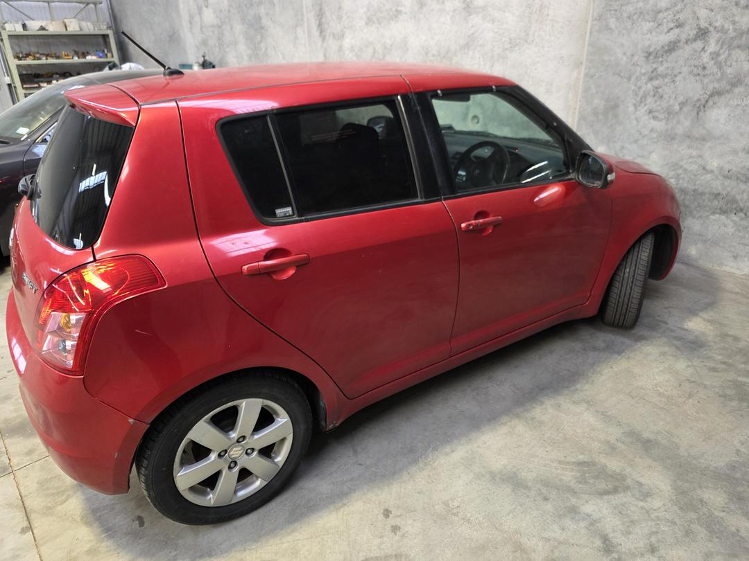 Photo '7' of Suzuki Swift