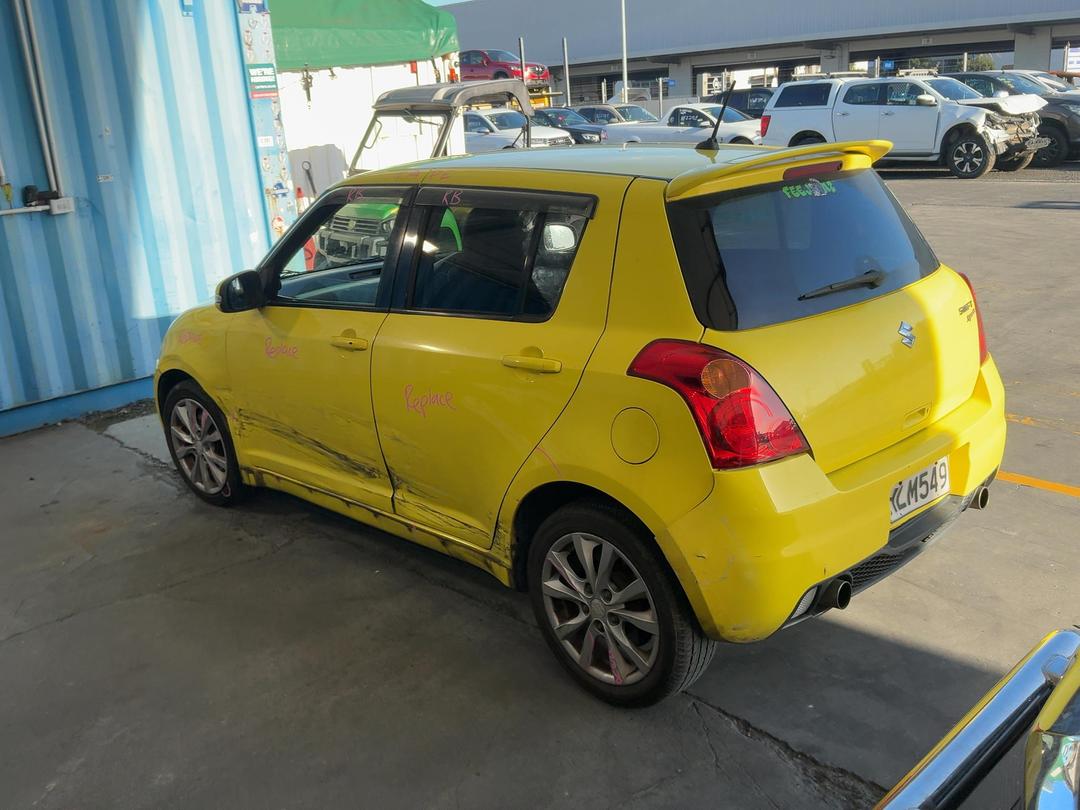 Photo '9' of Suzuki Swift Photo '9' of Suzuki Swift