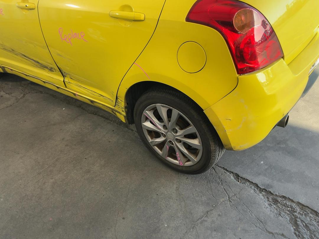Photo '10' of Suzuki Swift Photo '10' of Suzuki Swift